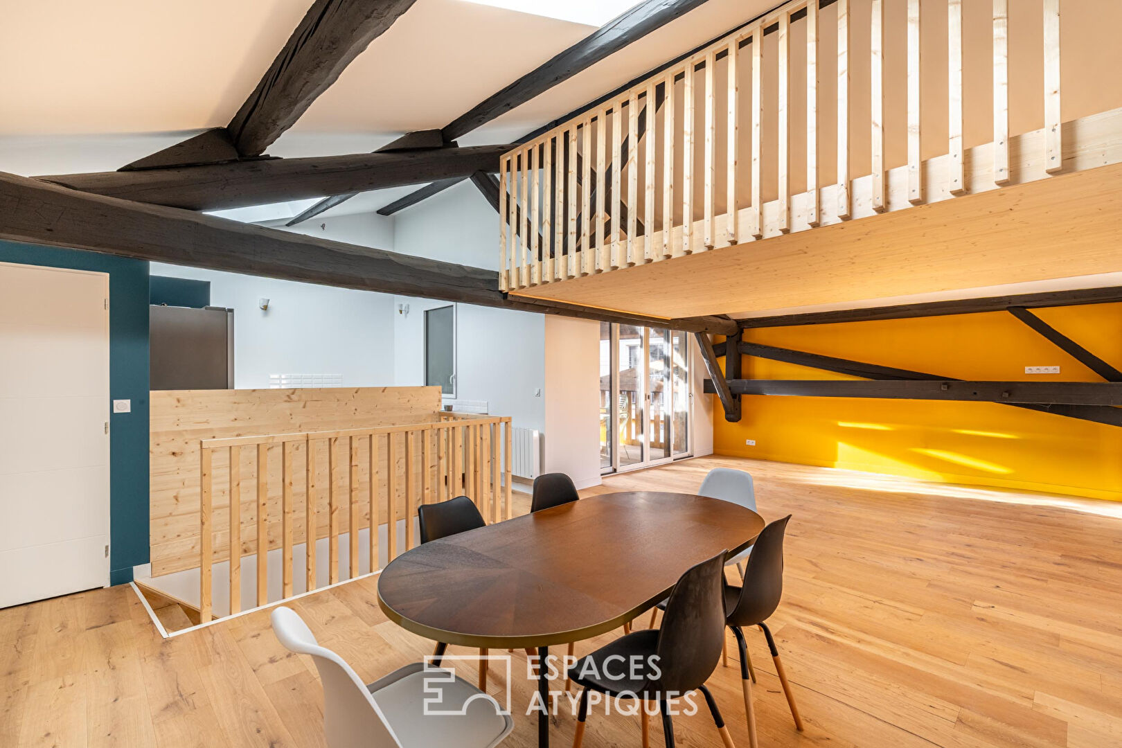 Renovated house with terrace and parking