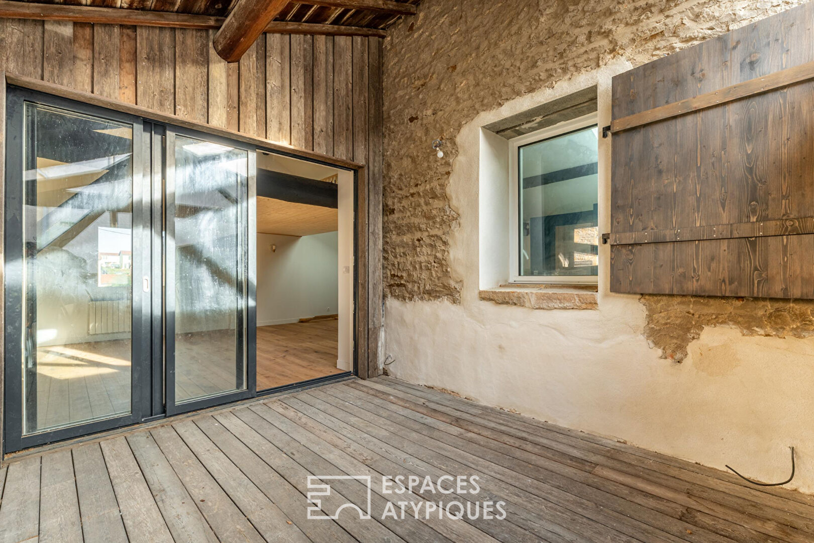 Renovated house with terrace and parking