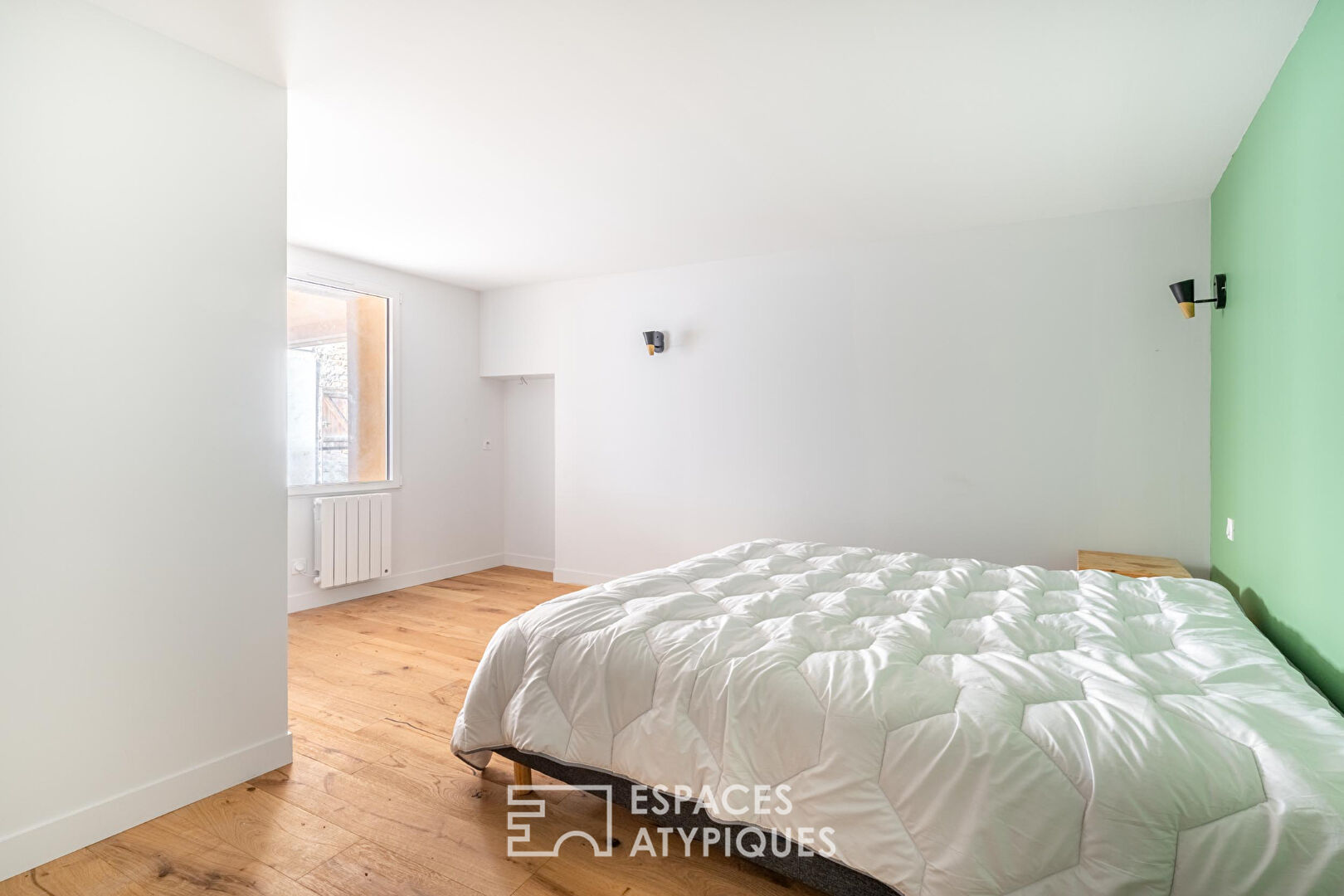 Renovated house with terrace and parking