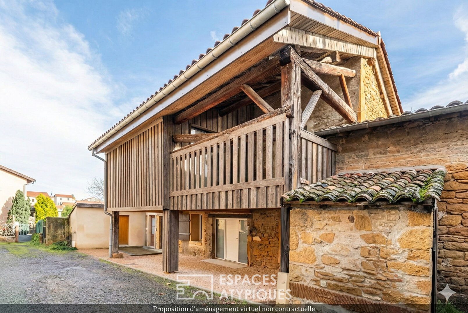 Renovated house with terrace and parking