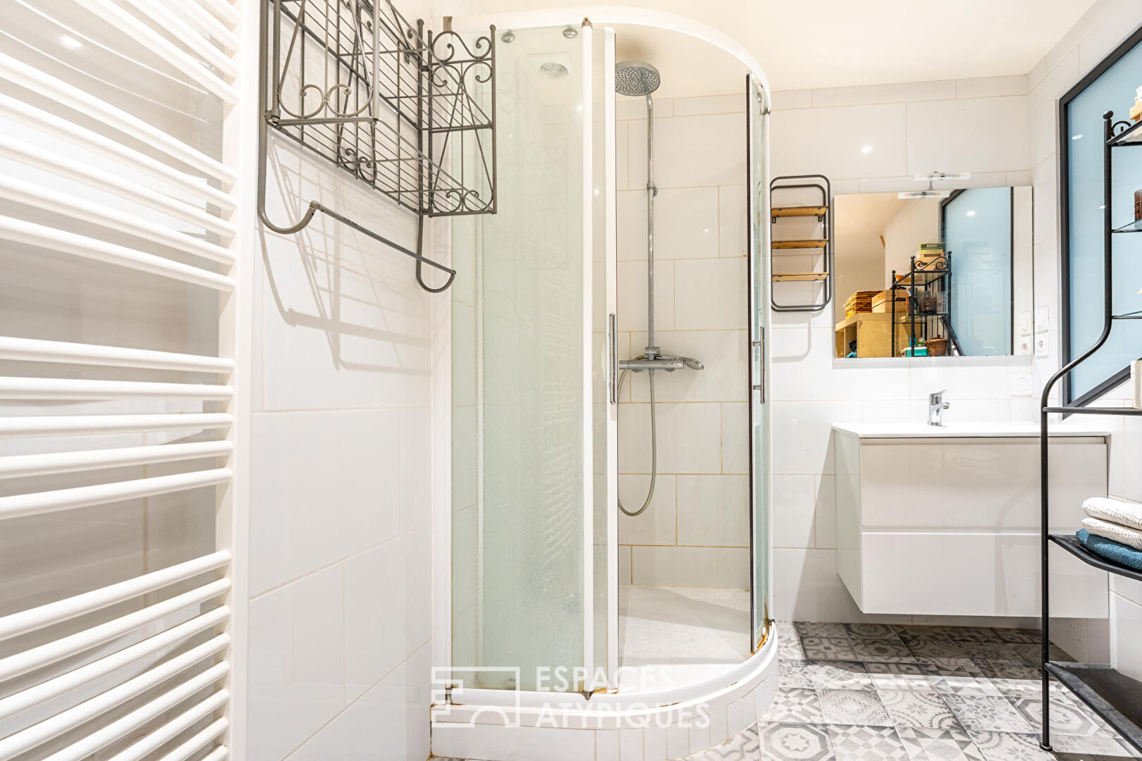 Maison en pierres dorées avec vue plein Sud