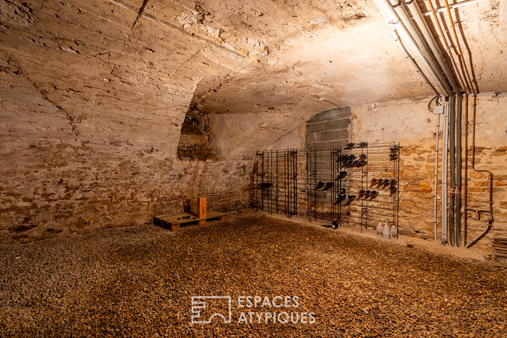 Maison de ville avec dépendances et cour intérieure