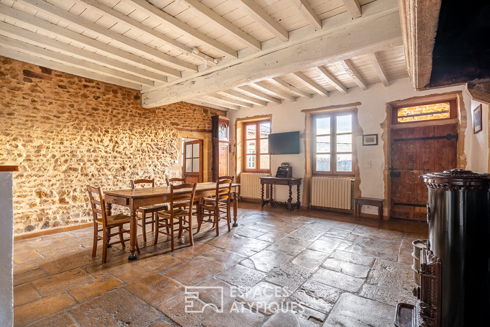 Maison de ville avec dépendances et cour intérieure