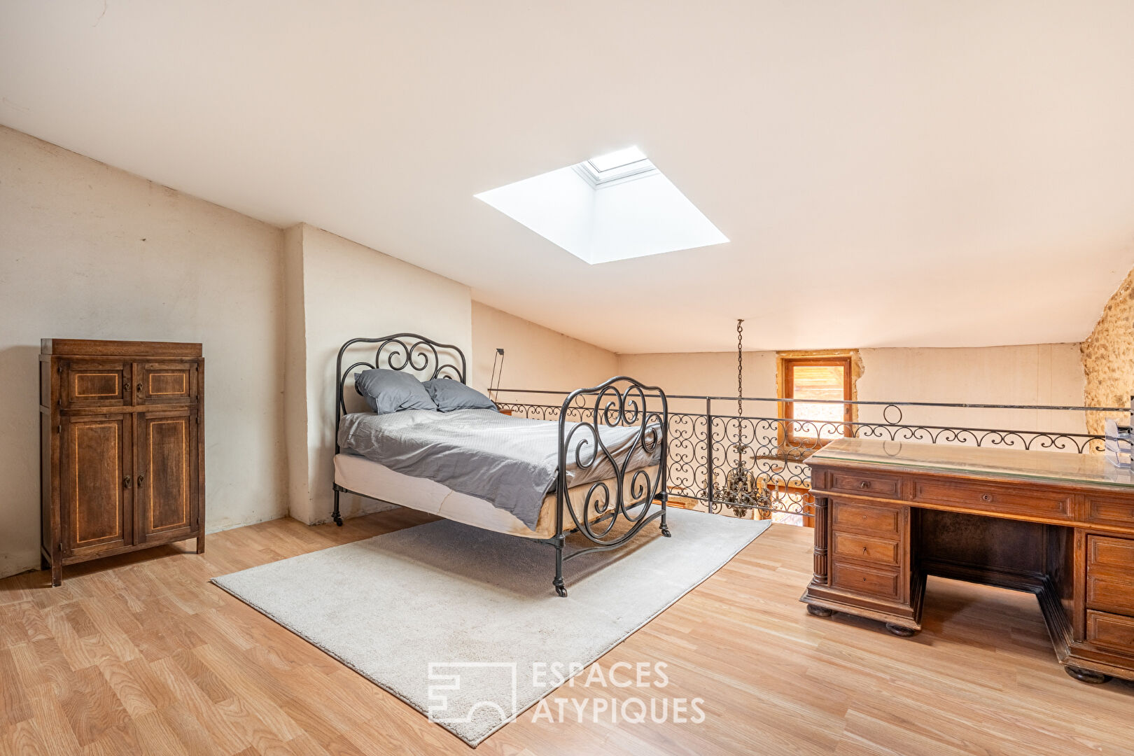 Maison de ville avec dépendances et cour intérieure