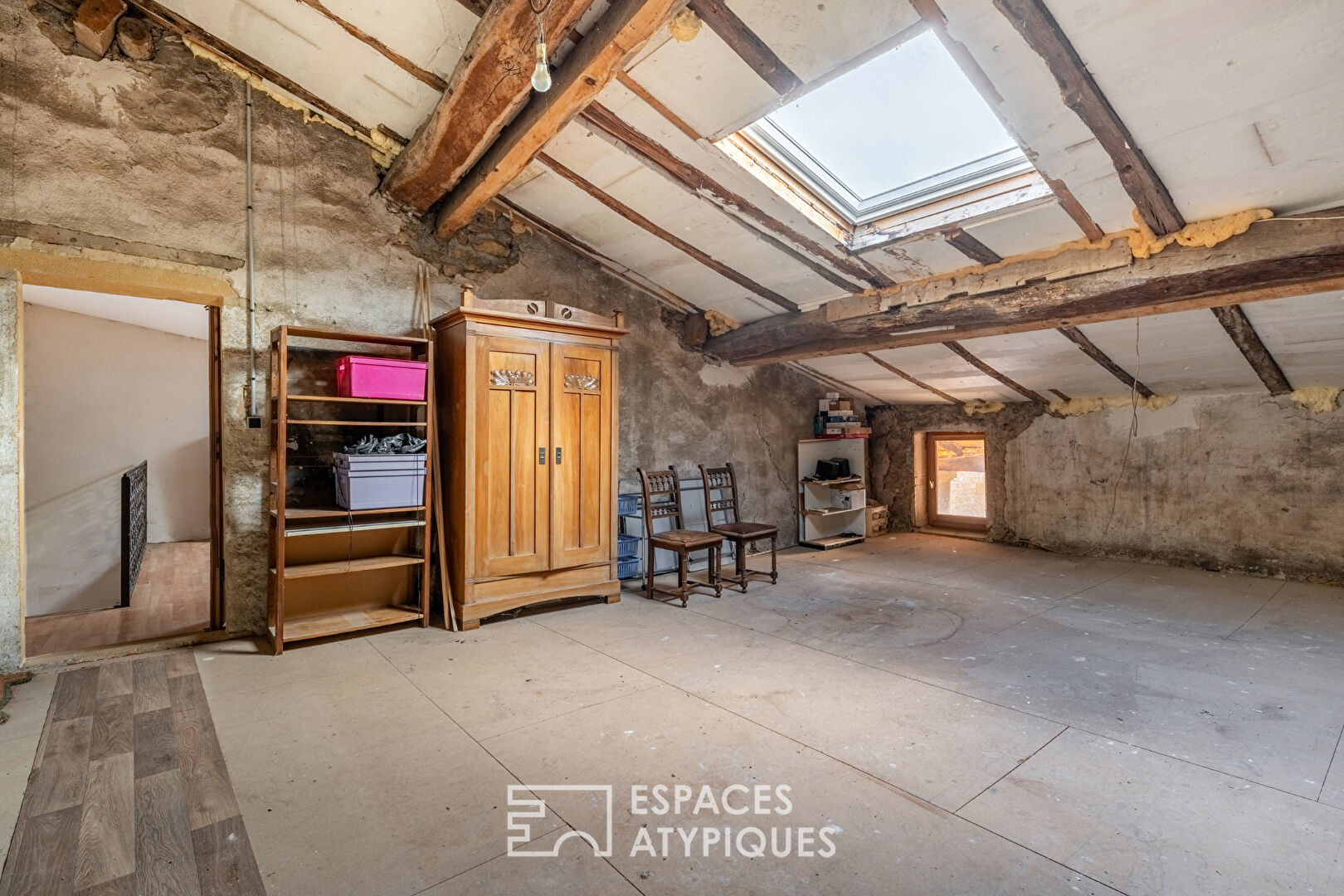 Maison de ville avec dépendances et cour intérieure