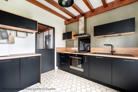 Maison de lotissement des années 80 entièrement rénovée