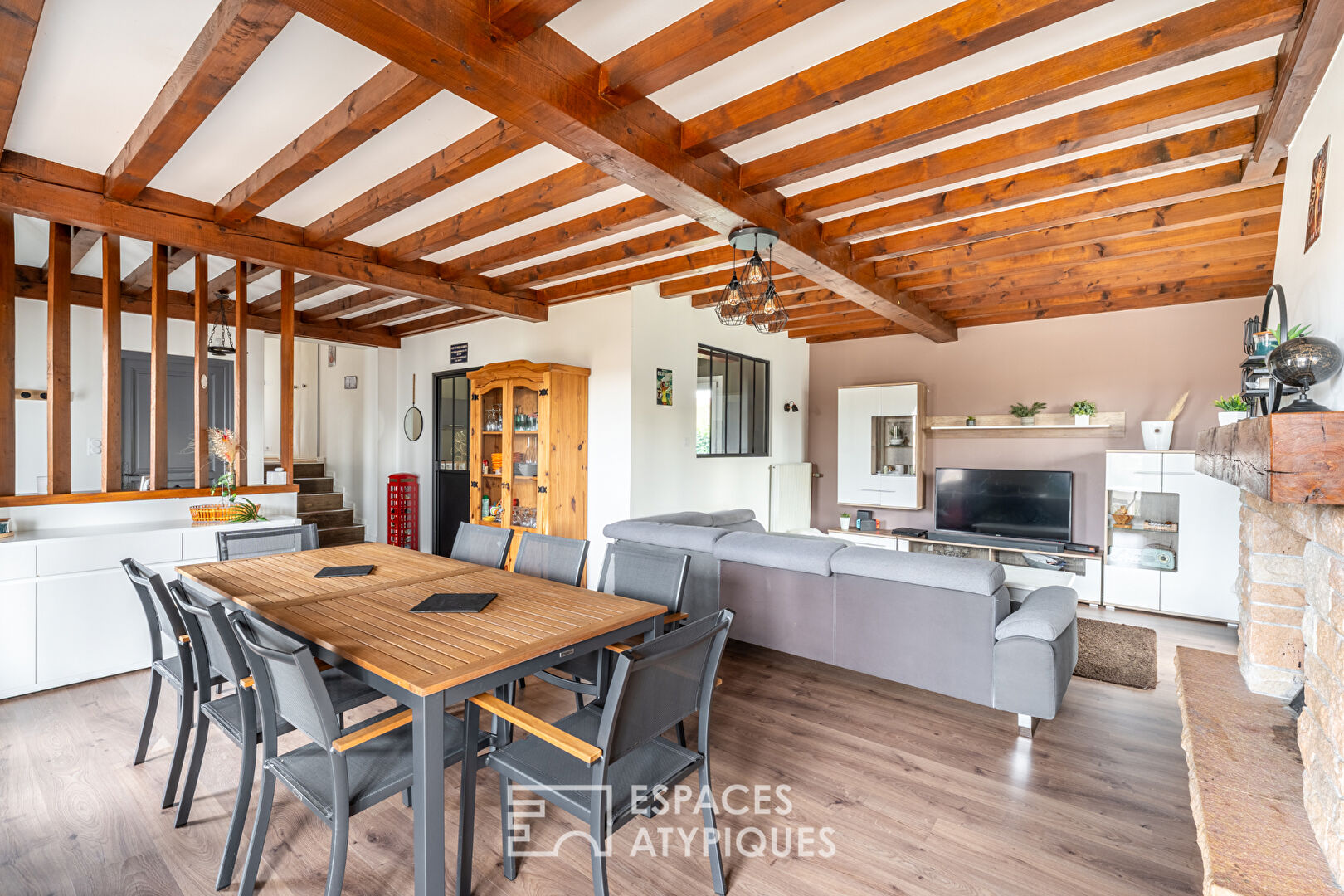 Maison de lotissement des années 80 entièrement rénovée