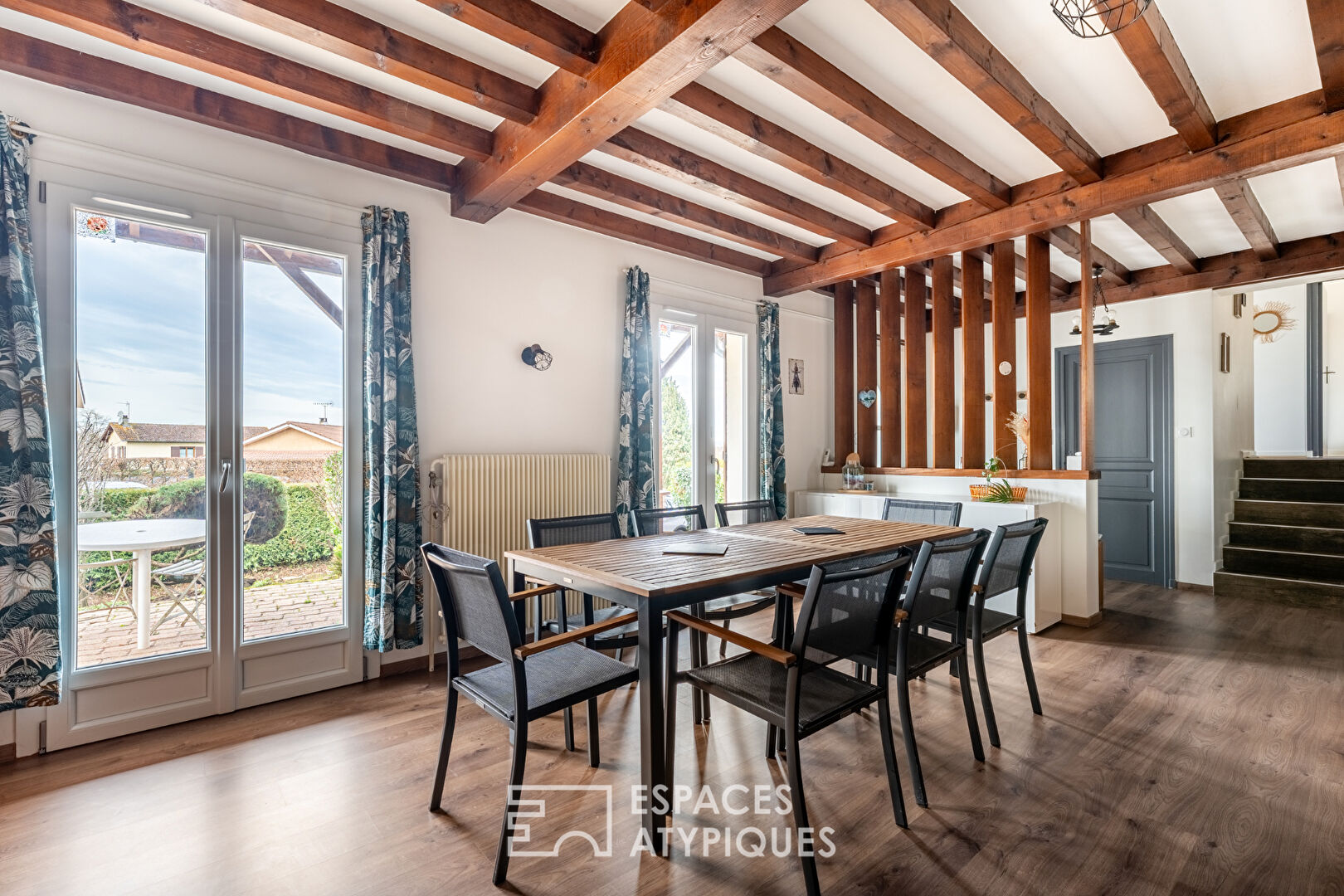 Maison de lotissement des années 80 entièrement rénovée