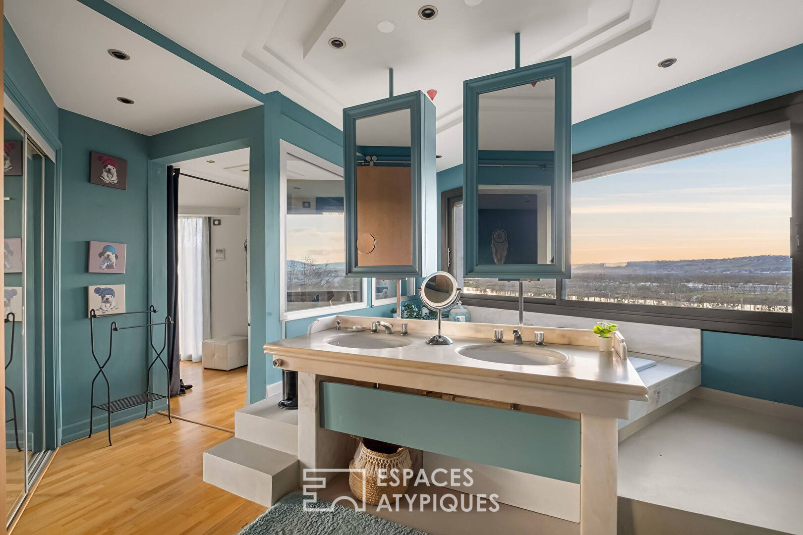 Villa d&rsquo;architecte avec vue panoramique sur la Saône, le Beaujolais et les Monts du Lyonnais