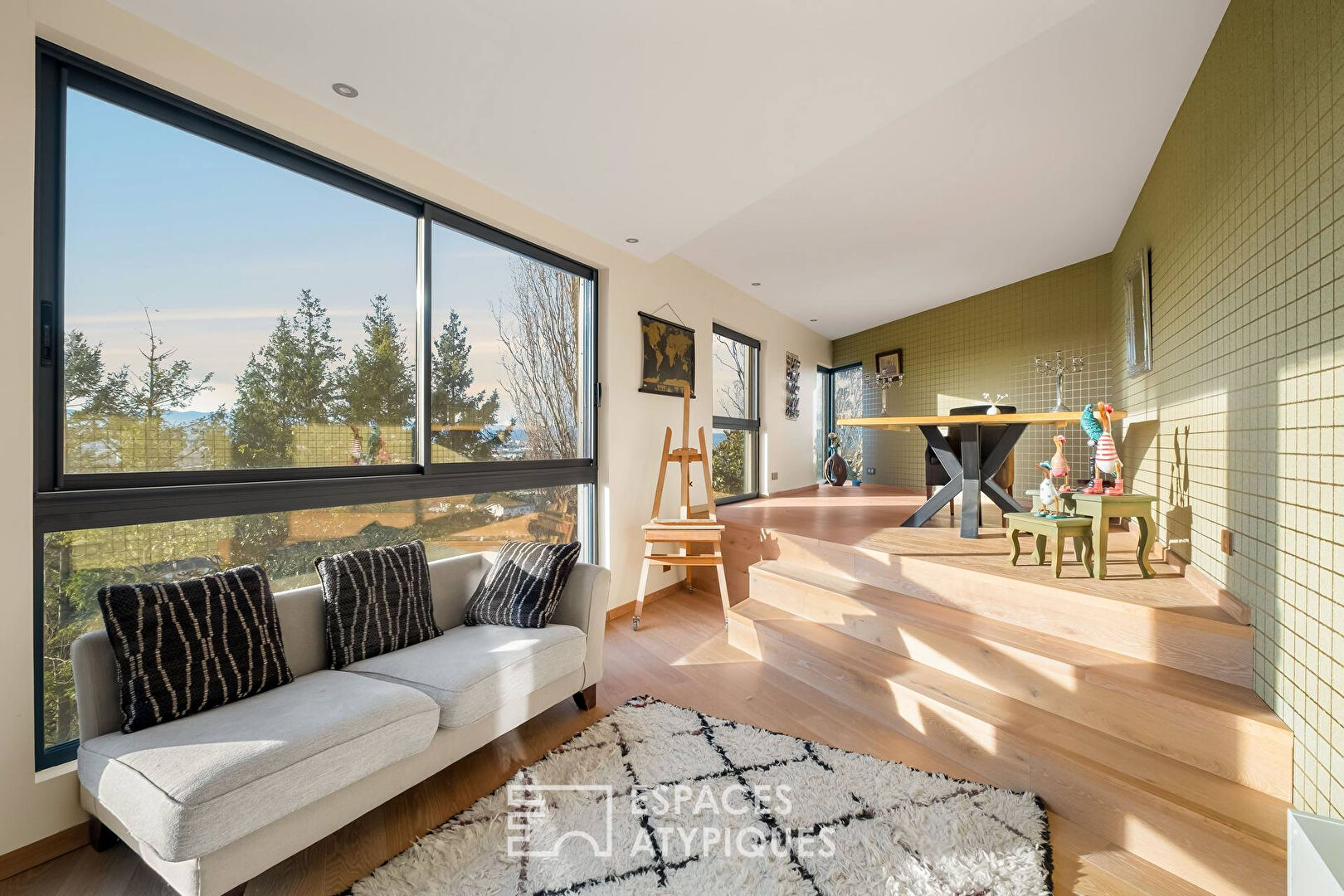 Villa d&rsquo;architecte avec vue panoramique sur la Saône, le Beaujolais et les Monts du Lyonnais