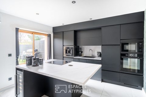 Duplex moderne et lumineux avec terrasse et jardin