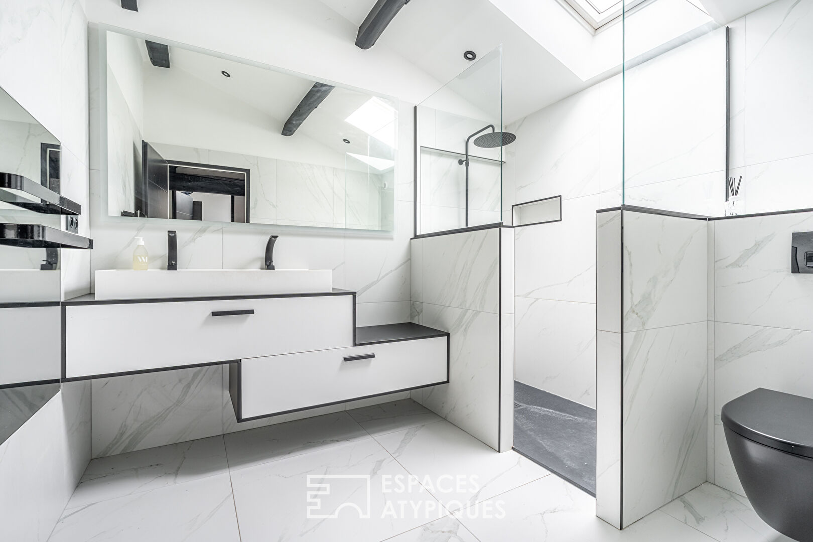 Duplex moderne et lumineux avec terrasse et jardin