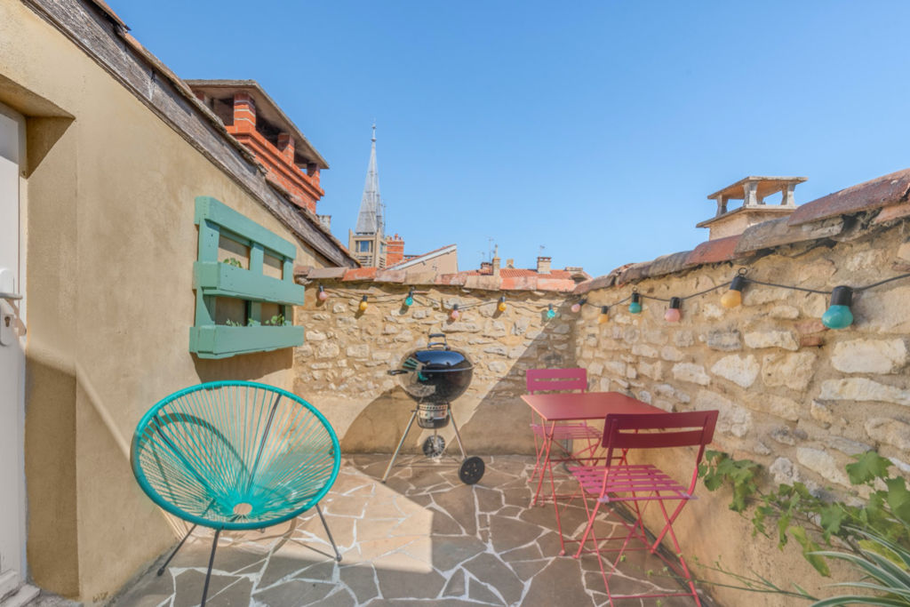 Maison du XVIe siècle en hypercentre avec terrasse