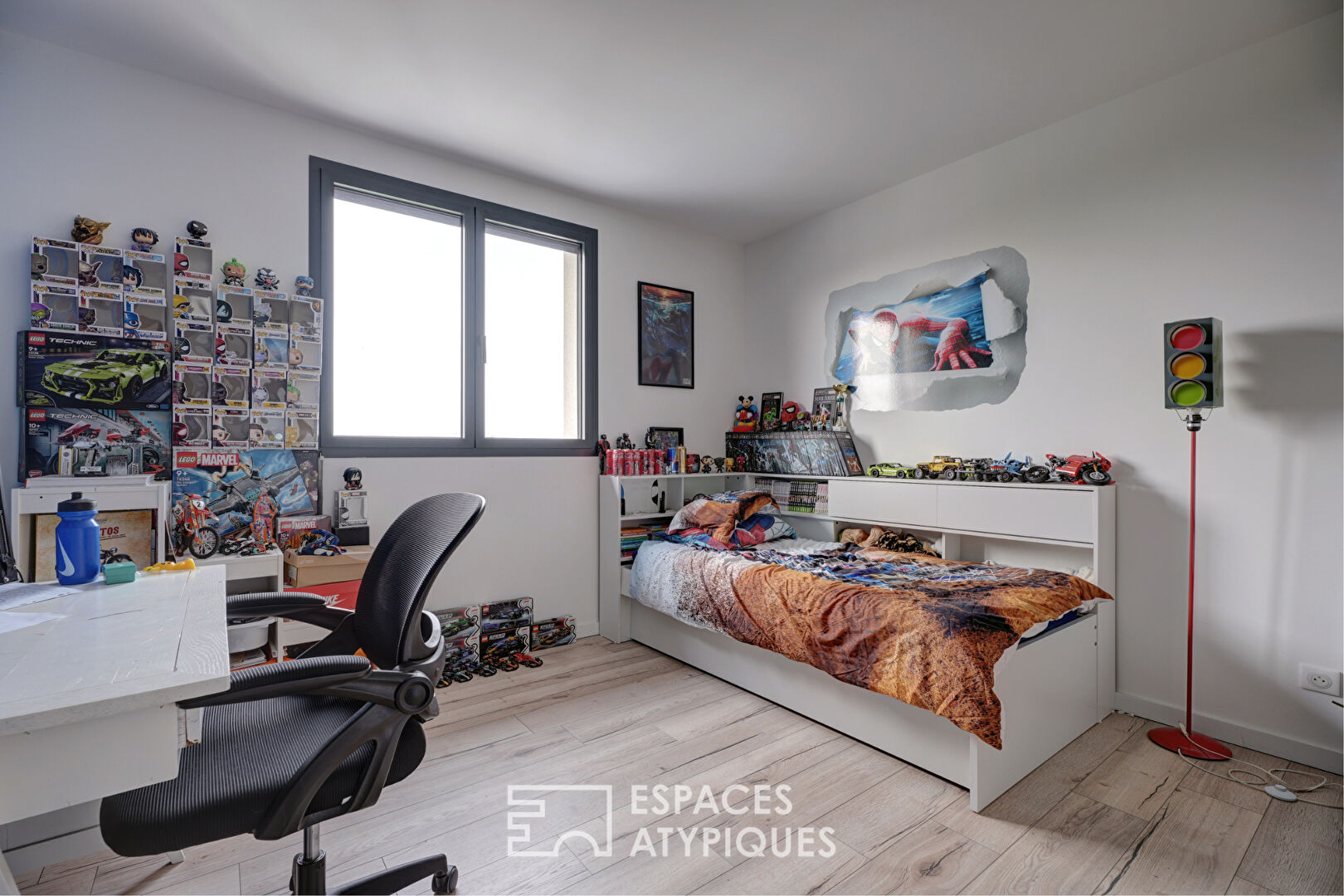 Architecture contemporaine et panorama à 180°