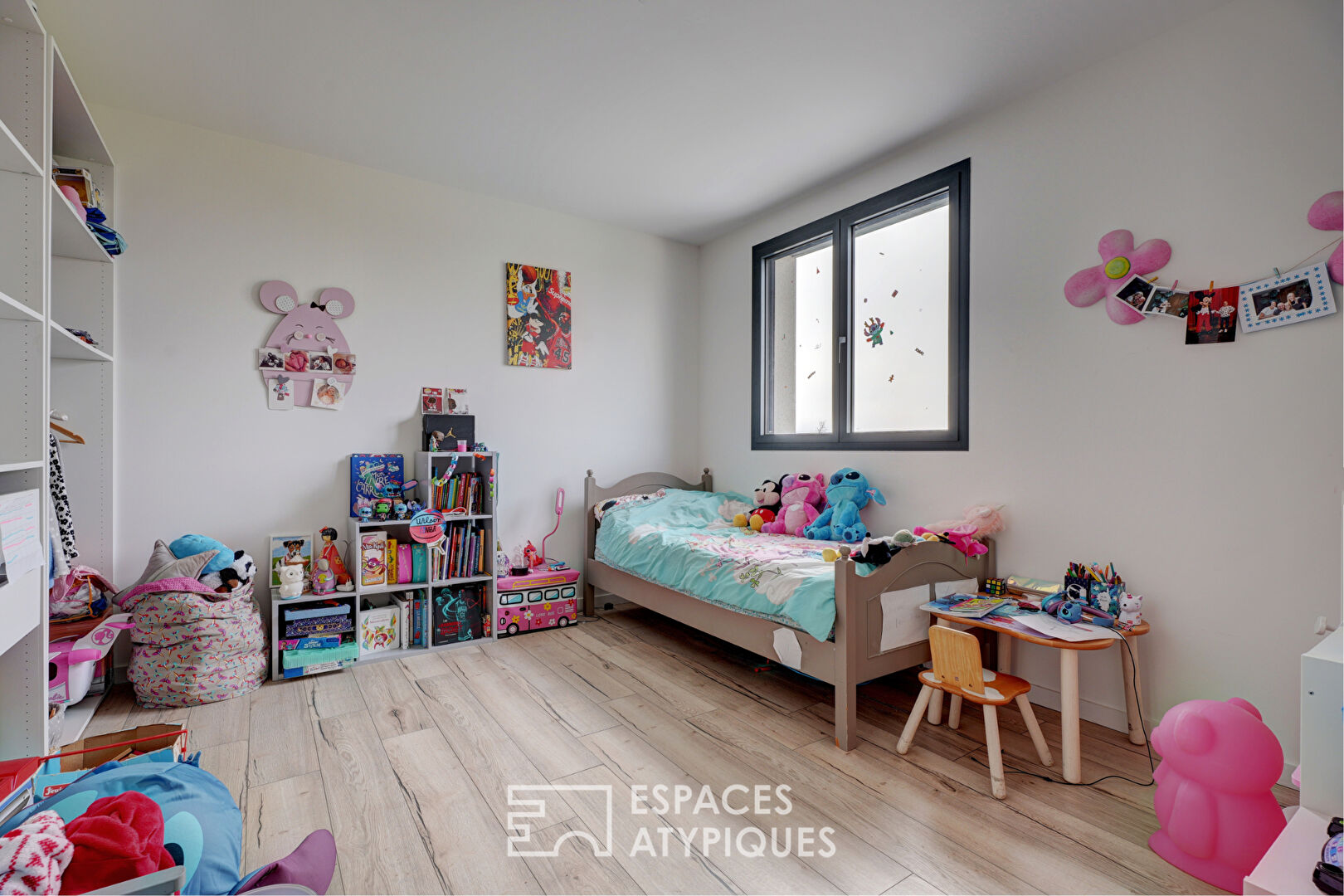 Architecture contemporaine et panorama à 180°