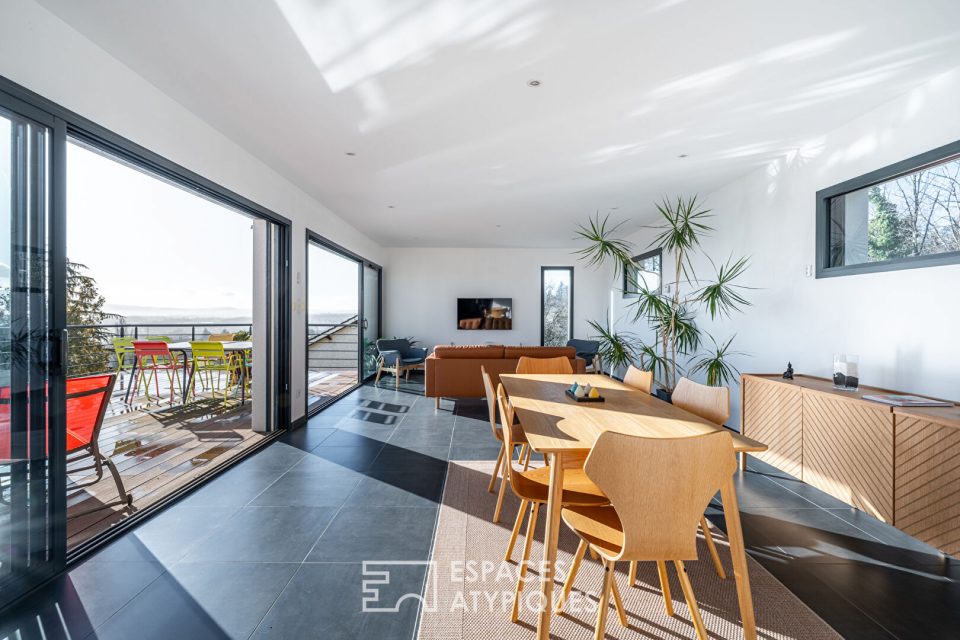 Maison contemporaine avec vue sur le Mont-Blanc