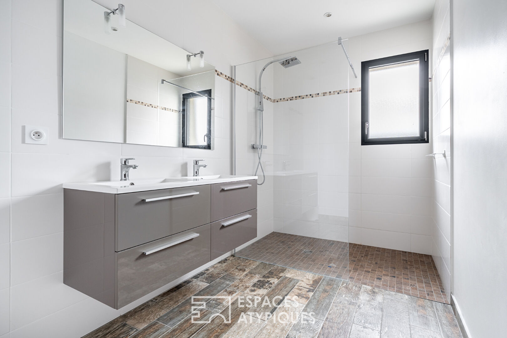 Maison contemporaine avec vue sur le Mont-Blanc