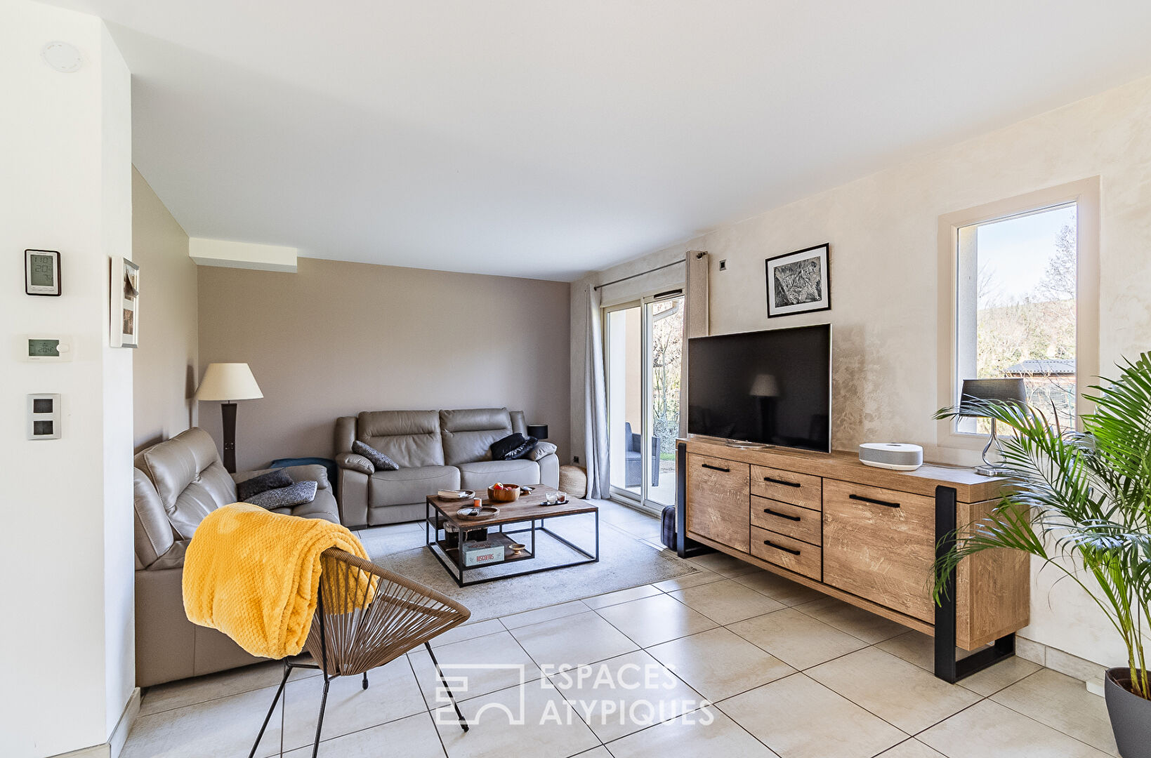 Villa avec piscine et son cour d&rsquo;eau