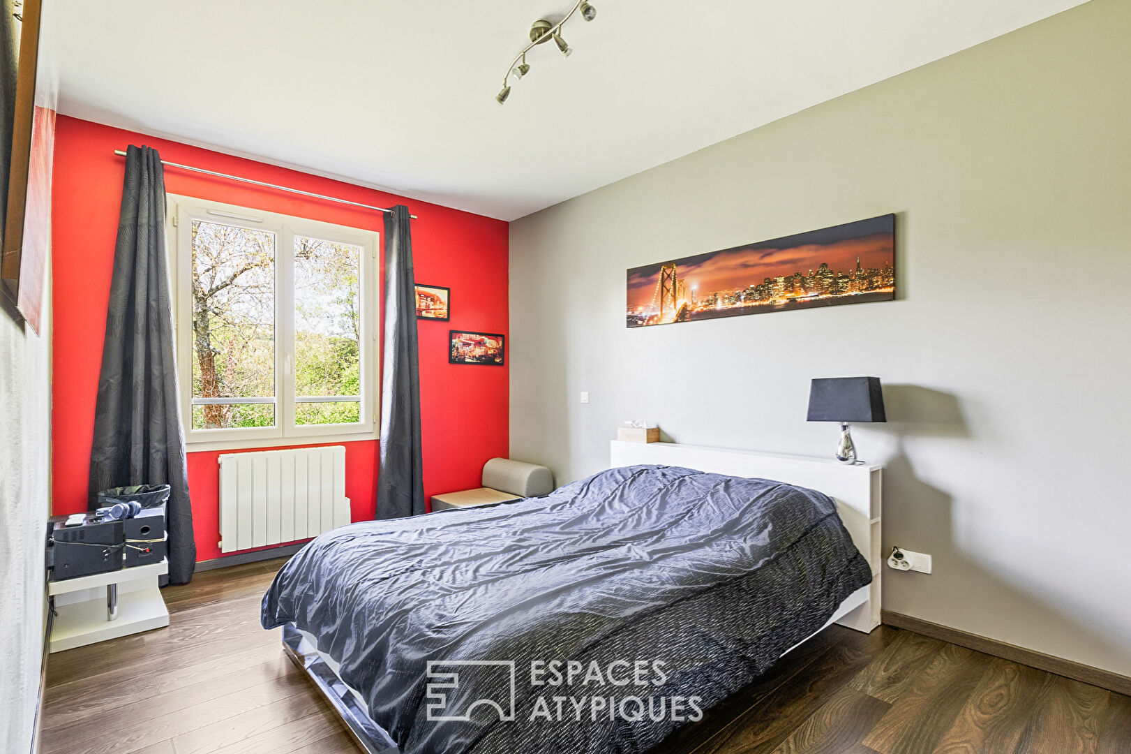 Villa avec piscine et son cour d&rsquo;eau