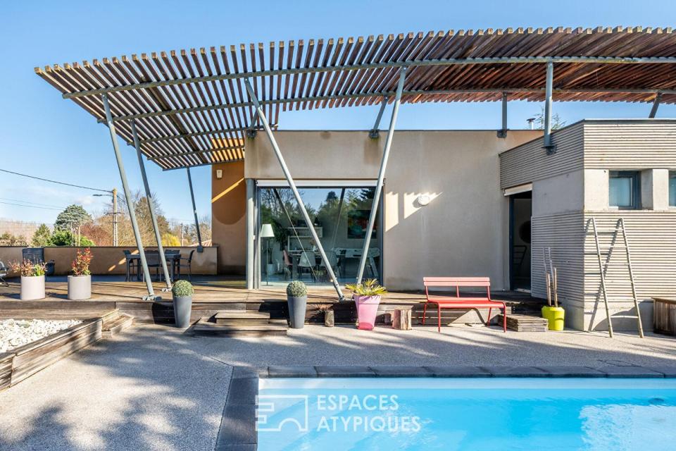 Maison d'architecte singulière avec piscine