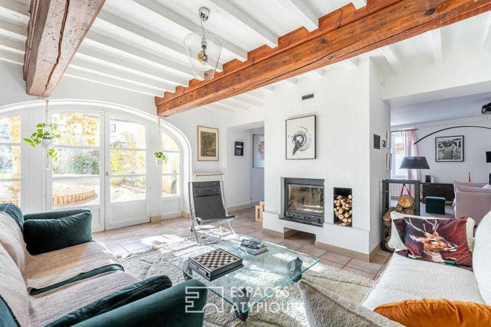 Maison rénovée au coeur de Messimy-sur-Saône, entre charme ancien et confort contemporain