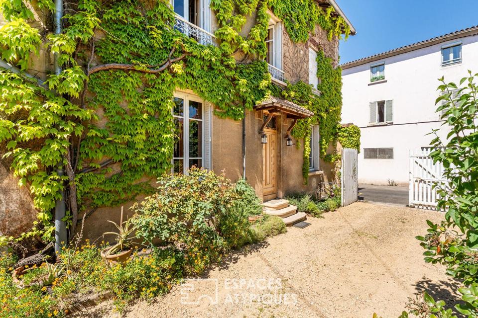 Maison bourgeoise avec dépendances en hypercentre