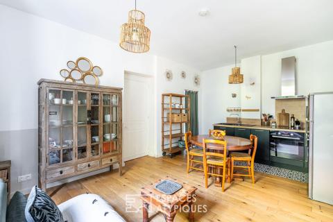 Renovated and furnished apartment with outdoor space and parking in Albigny-sur-Saône