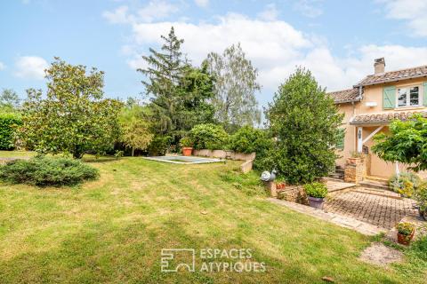 Charmante maison en Pierres Dorées avec dépendance, jardin et piscine