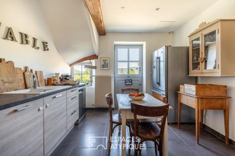 Maison en pierres sur les hauteurs du Beaujolais Vert