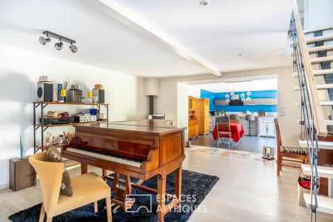 Appartement avec terrasse dans les dépendances d&rsquo;une ancienne bâtisse