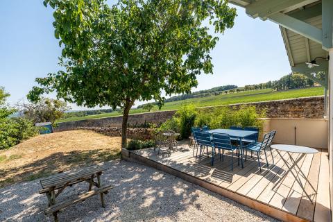 Maison en pierres dorées rénovée sur les hauteurs de Lachassagne avec vue panoramique