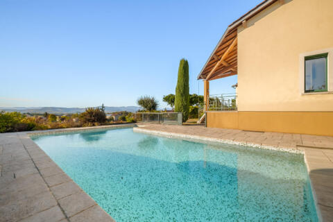 Villa avec piscine et vue sur les monts du Beaujolais