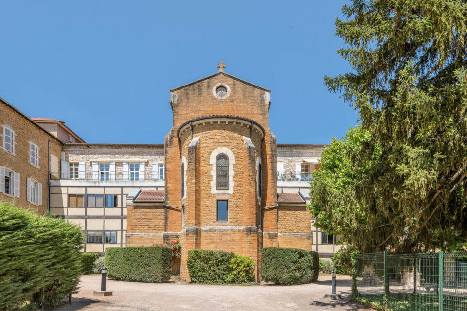 Appartement duplex avec terrasse niché dans un ancien couvent