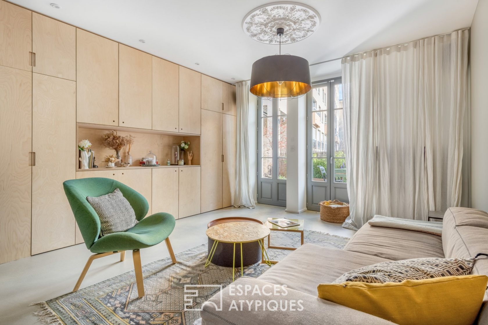 Duplex with terrace