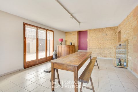 Maison en pierres sur les hauteurs du Beaujolais
