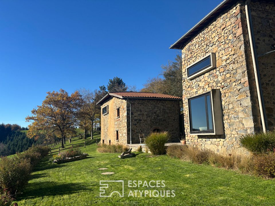 Bâtisse rénové par architecte au calme avec vue dégagée