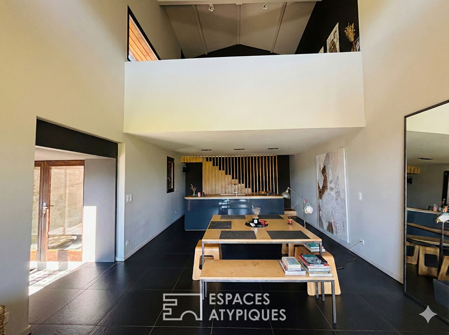 Bâtisse rénové par architecte au calme avec vue dégagée