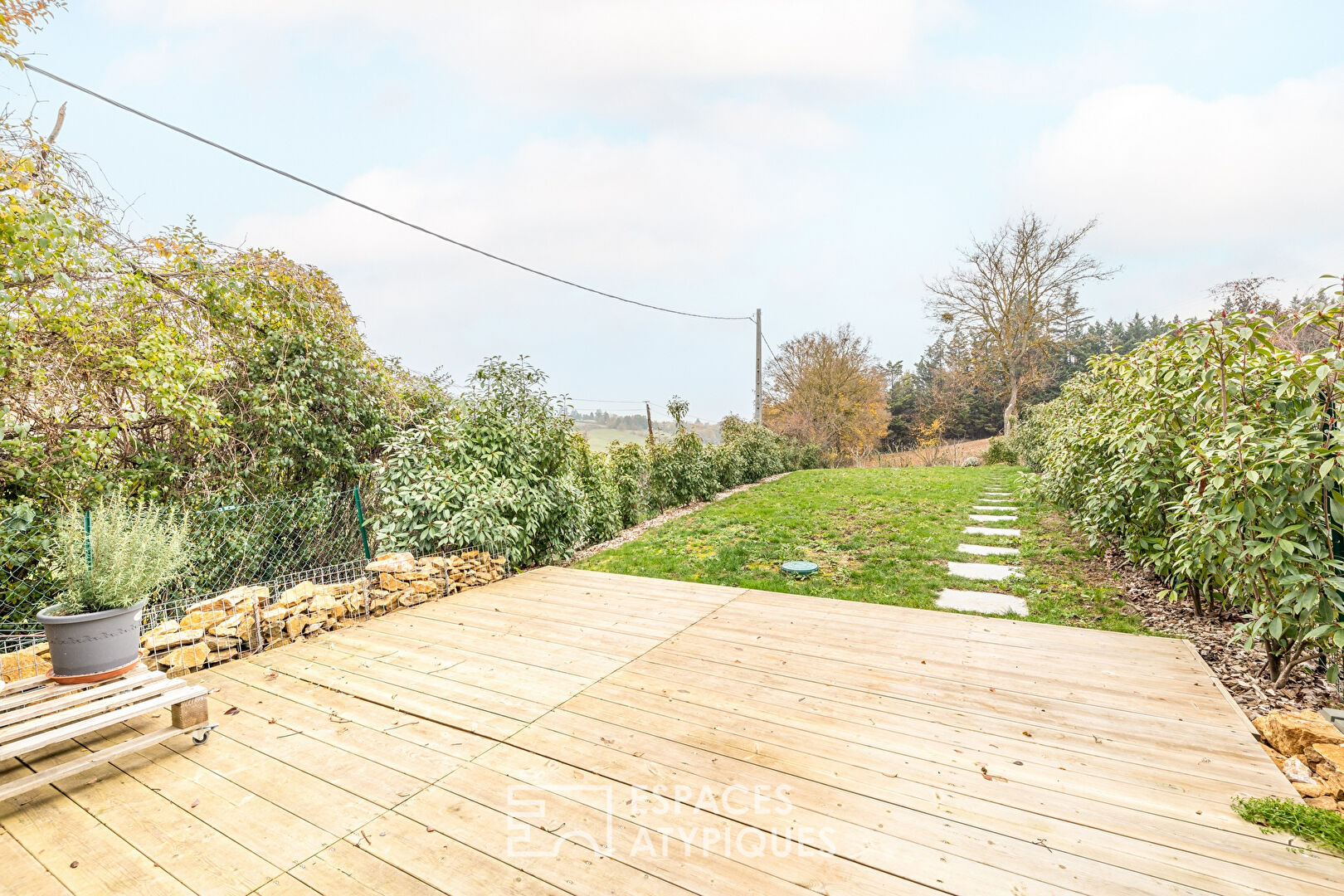Charming renovated duplex with garden