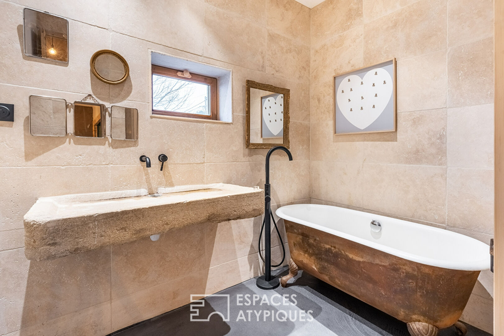 House in the heart of Beaujolais with open and panoramic view