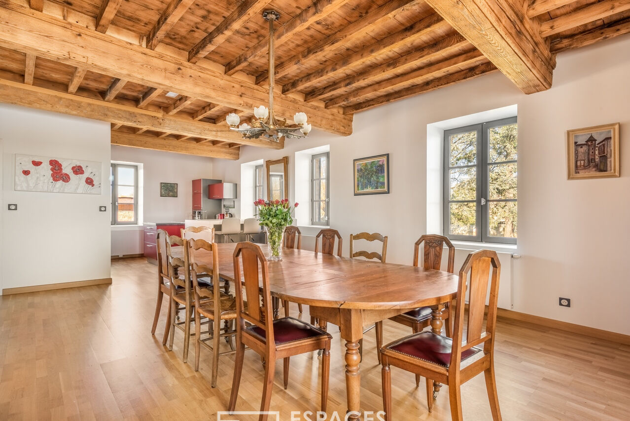 Renovated family house on the banks of the Saône