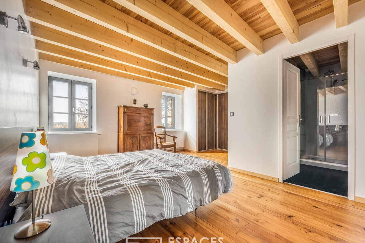 Renovated family house on the banks of the Saône