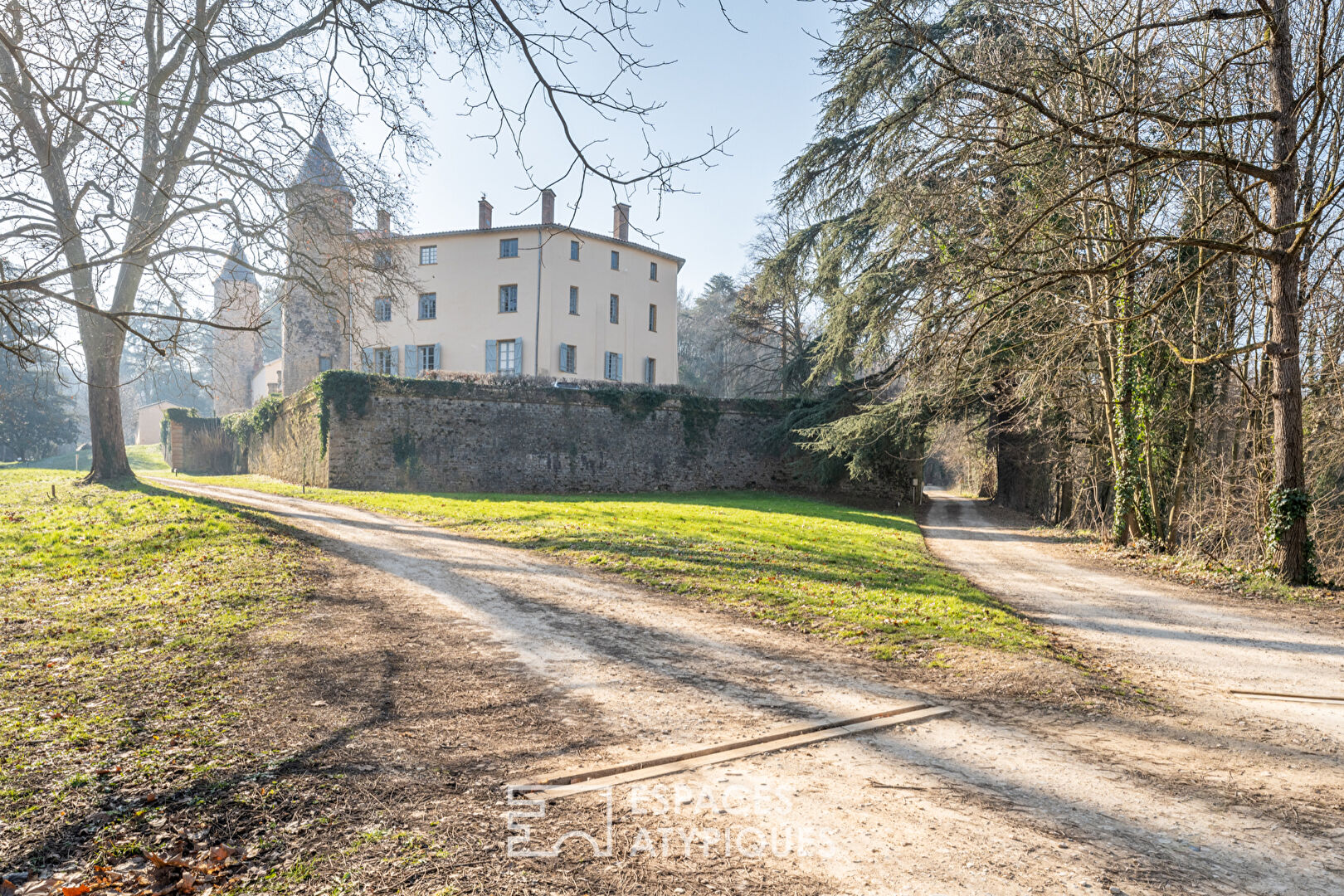 Apartment in the outbuildings of a castle