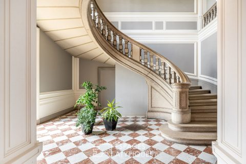 Appartement de prestige avec vue dégagée dans un château du Beaujolais