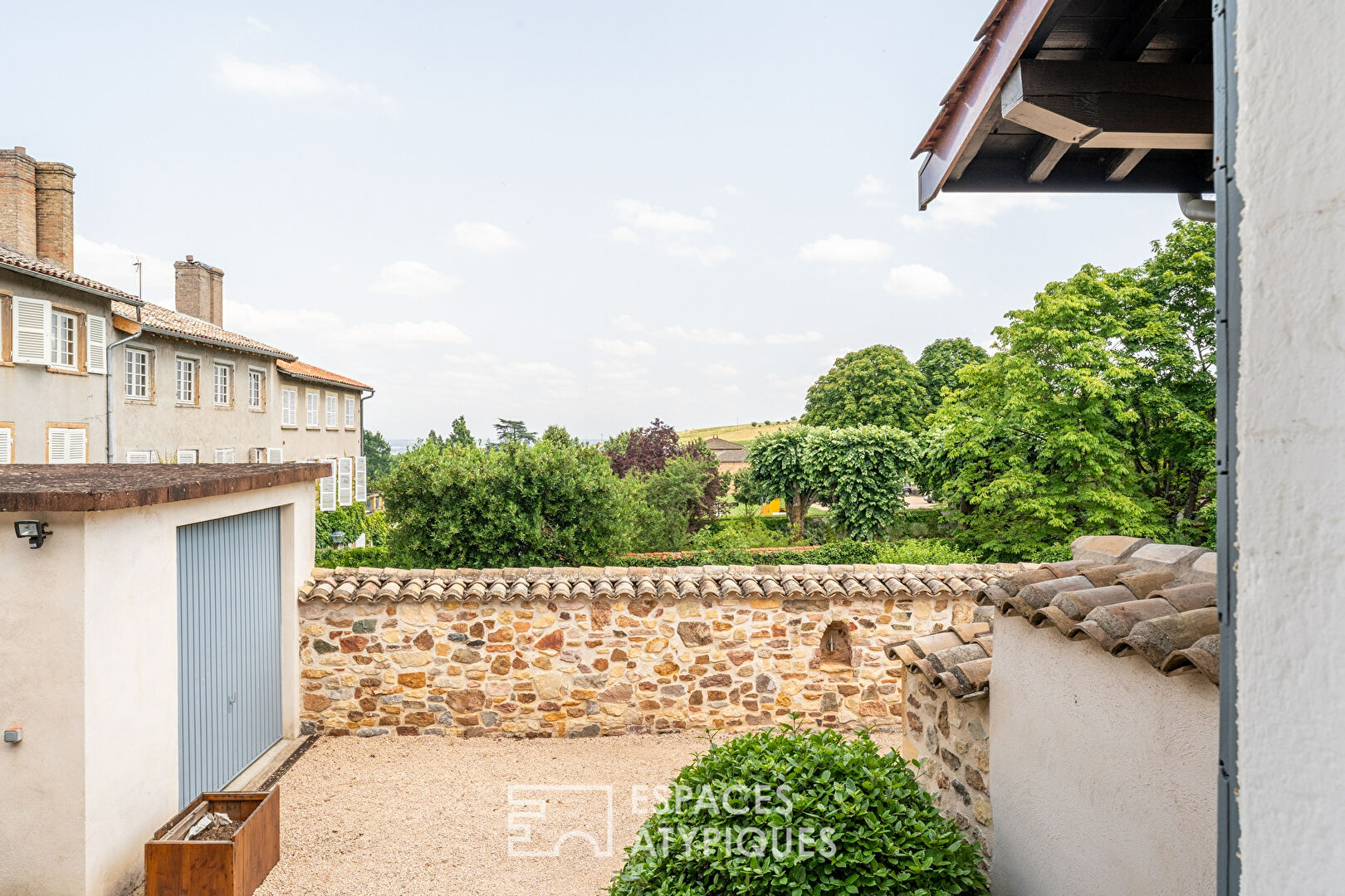 Village house in the heart of history