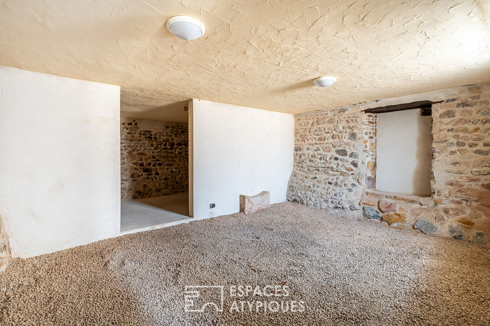 Village house in the heart of history