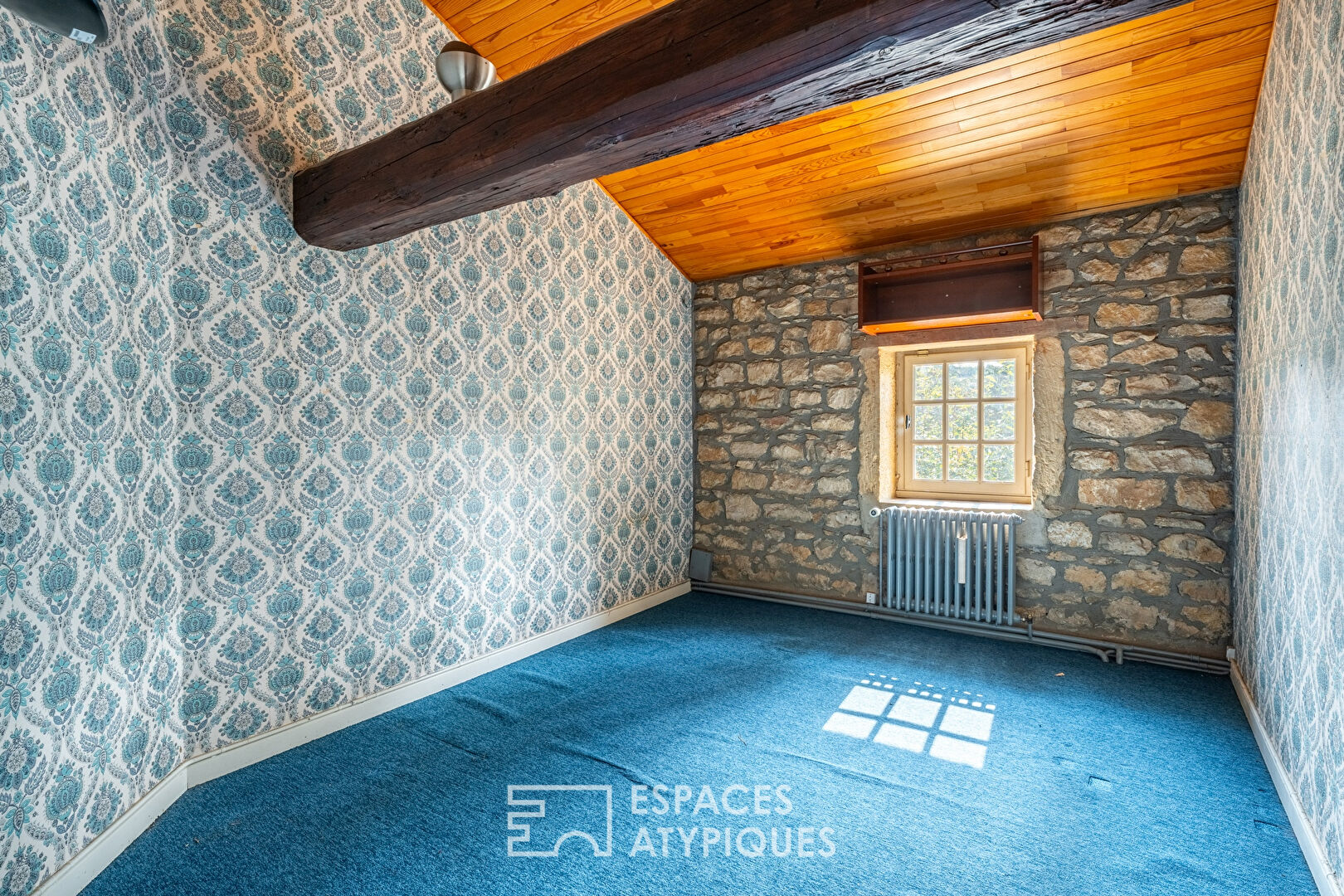 Stone house to renovate