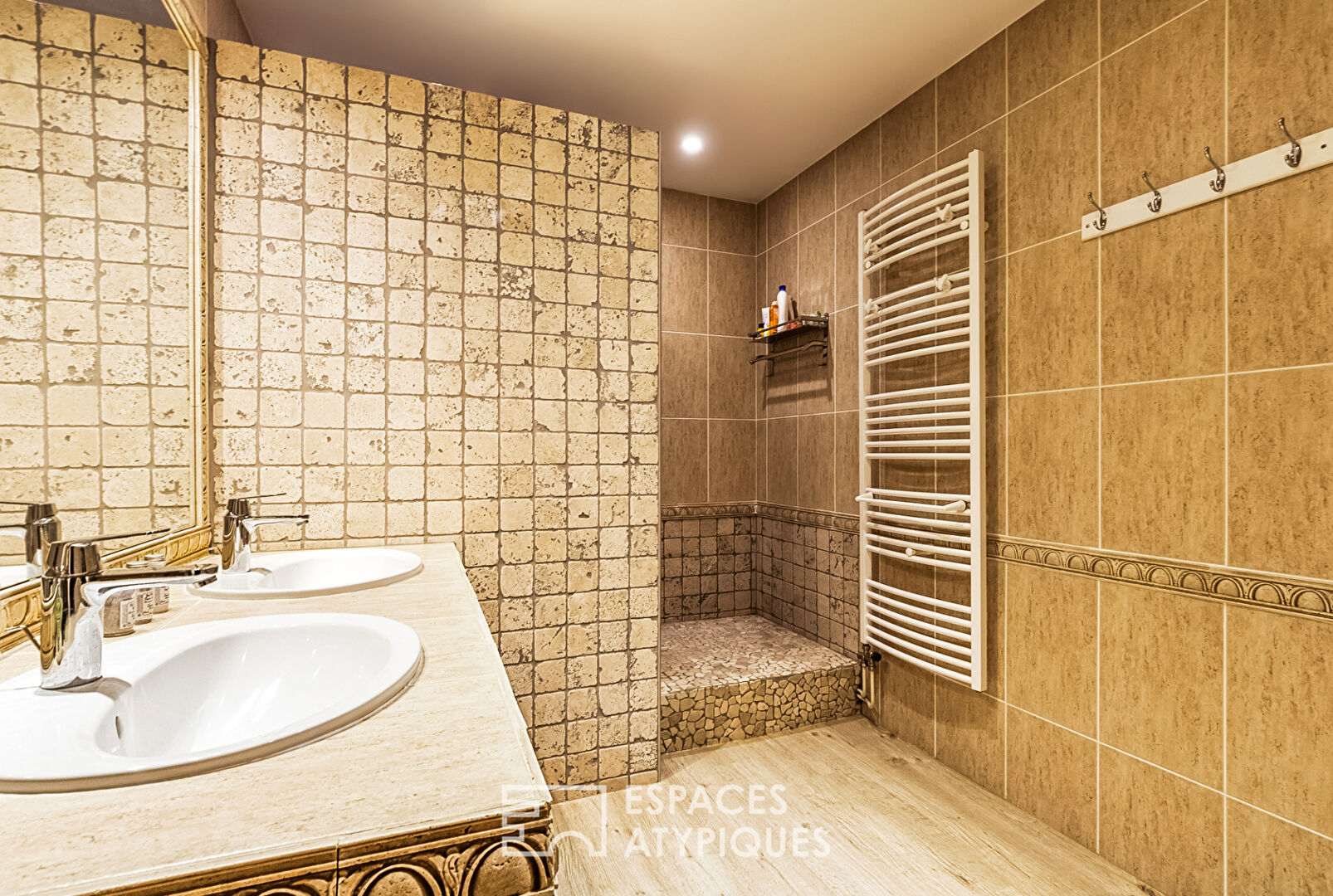 Appartement bourgeois en hyper centre d’un village des Pierres Dorées