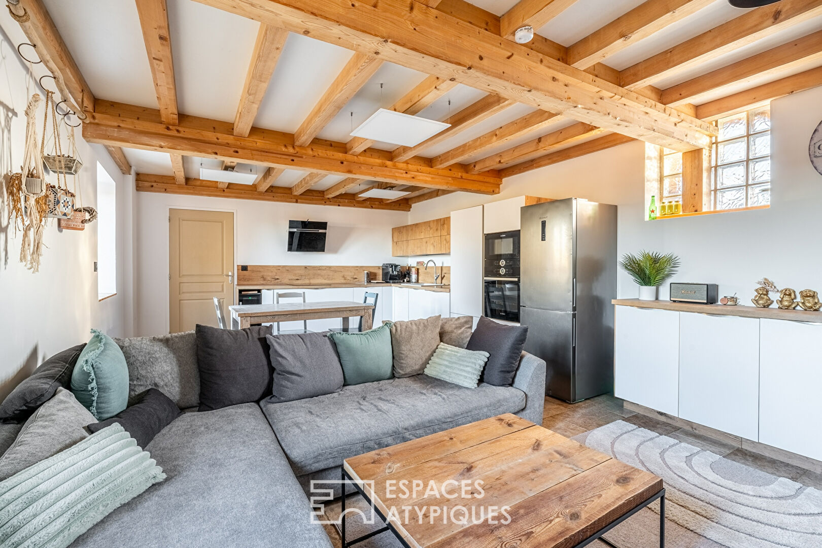 Charming house with a cozy atmosphere 30 minutes from the center of Lyon