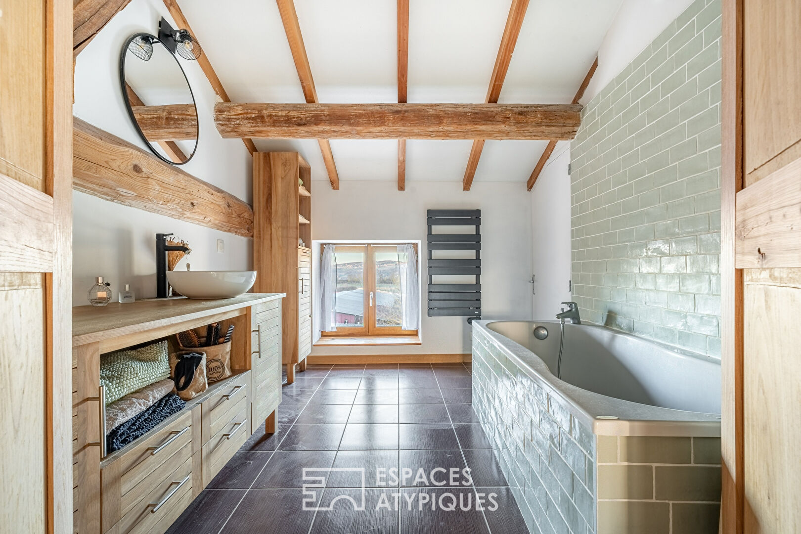 Charming house with a cozy atmosphere 30 minutes from the center of Lyon