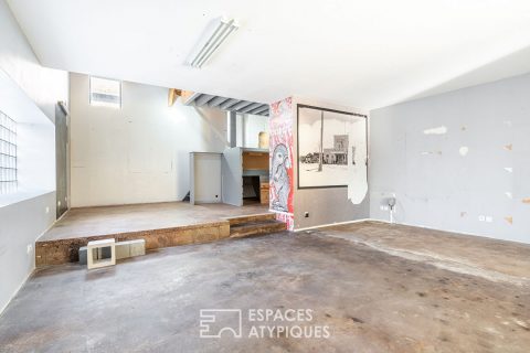 Townhouse with terrace in the center of Pommiers